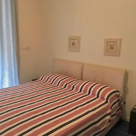 Condominio Esplande דירה